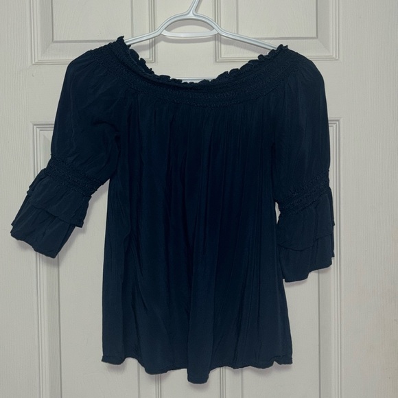 Small Wrangler Retro off the shoulder dress shirt. - Picture 1 of 2